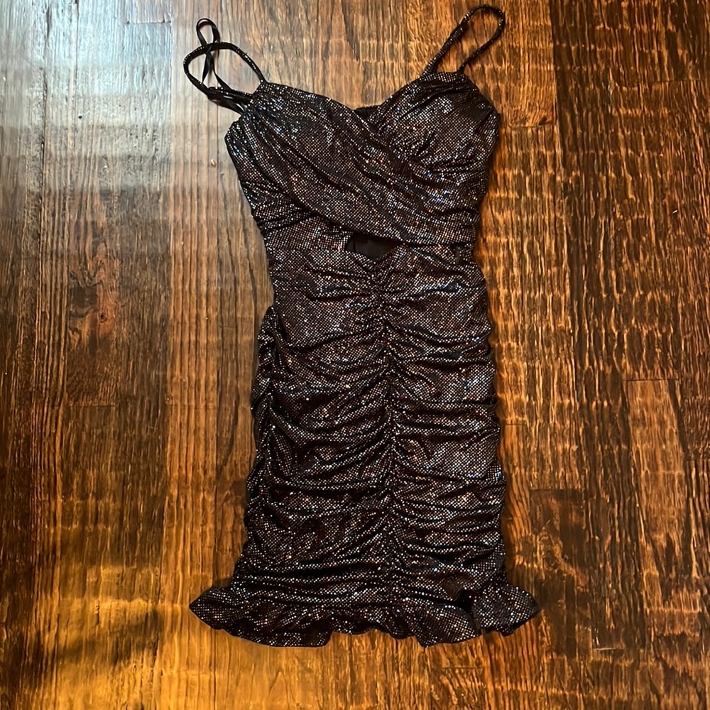 City vibe dress! Adorable dress with ruching worn once!!